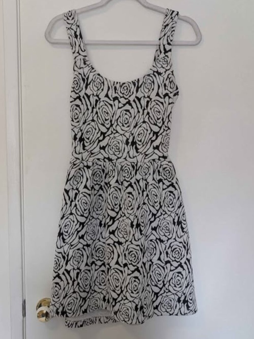 Kismet Black and White Floral Rose Pattern Open Back fit + flare Dress, Small